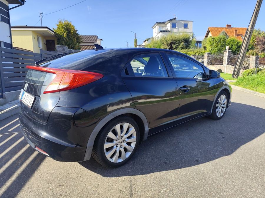 Honda Civic 1.8 i-VTEC Sport (gen. IX): zdjecie 99570059