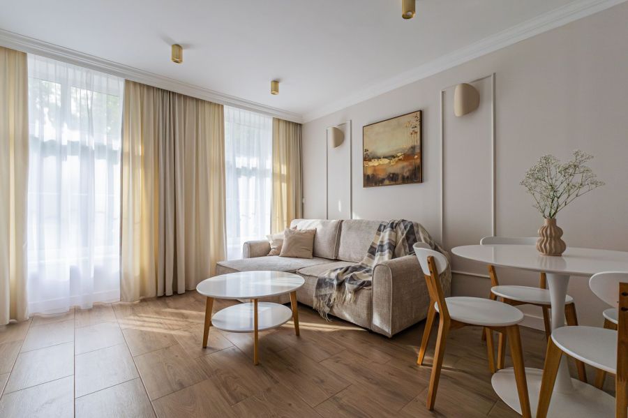 Przy SKM Śródmieście|Na rok akademicki: zdjecie 99570594