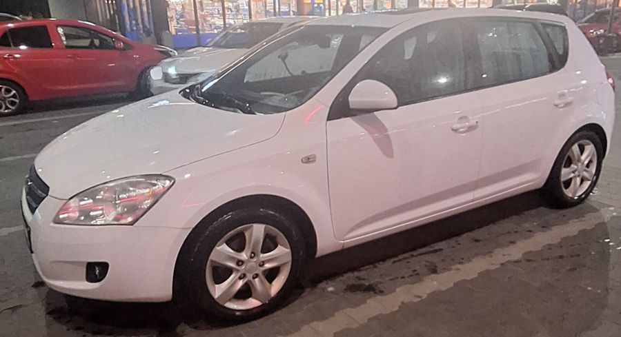 Kia cee'd biały hatchback: zdjecie 99578208