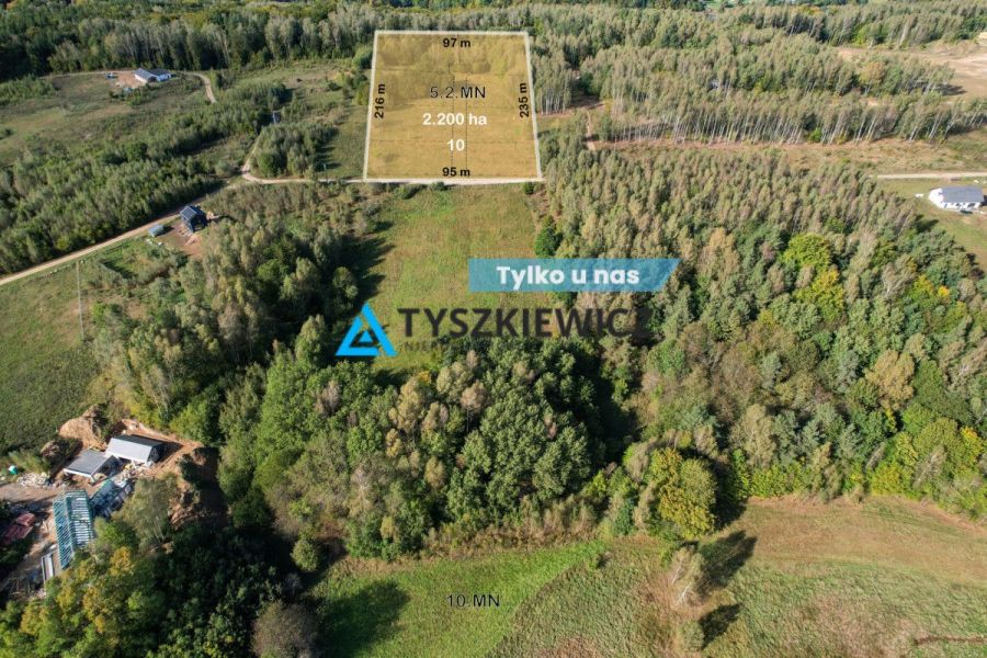 Działka położona przy lesie 400 metrów od Jeziora