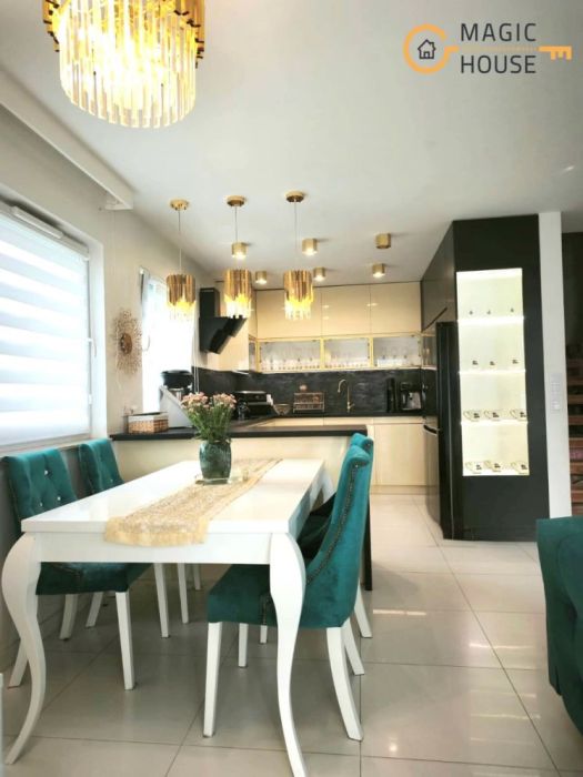 Dwupoziomowe 105 m&sup2; | 4 sypialnie | 2 balkony
