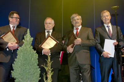 Przedstawiciele wyróżnionych firm w kategorii Średnie Przedsiębiorstwo