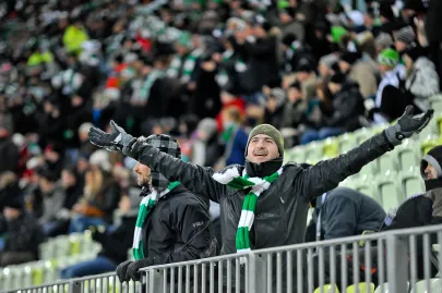 Radość na trybunach po strzeleniu kolejnego gola