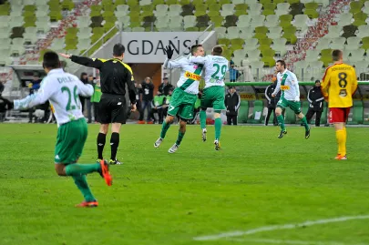 Marcin Pietrowski strzela gola