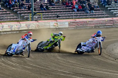 Miśkowiak, Dym, Pieszczek