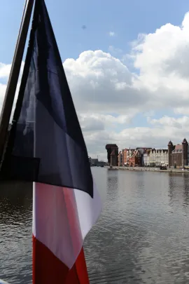 FRANCUSKI PATROLOWIEC "PLUVIER" ZACUMOWAŁ W GDAŃSKU