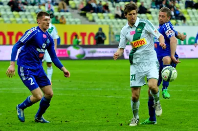 Grzegorz Rasiak strzela gola