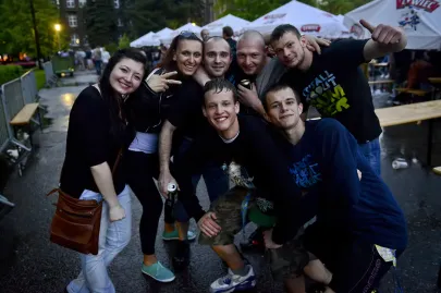 Deszcz nie odstraszyl studentów