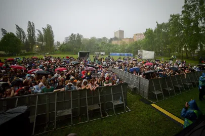Publiczność nie przestraszyła się deszczu