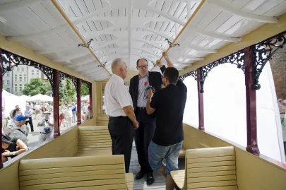 Prezydent Adamowicz w zabytkowym tramwaju