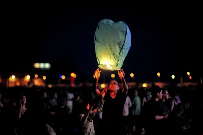 Puszczanie lampionów