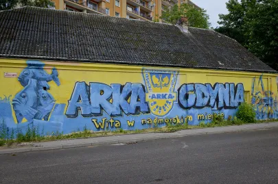 Graffiti na budynku przy ulicy Zbozowej