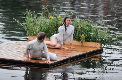 Studio Eclipse "Two sink, three float" / Belgia