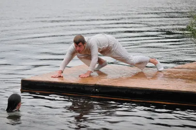 Studio Eclipse "Two sink, three float" / Belgia