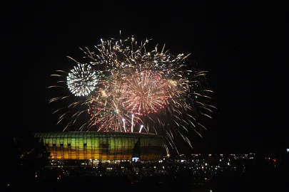 Fajerwerki po meczu Lechia - Barcelona