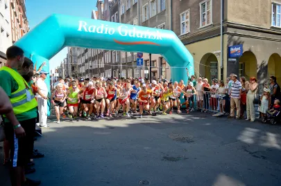 Bieg kobiet i mężczyzn na dystansie 5km.