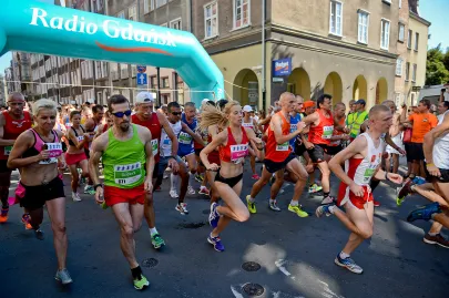 Bieg kobiet i mężczyzn na dystansie 5km.