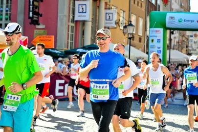Bieg kobiet i mężczyzn na dystansie 5km.