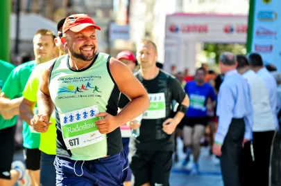 Bieg kobiet i mężczyzn na dystansie 5km.