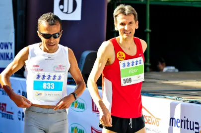 Bieg kobiet i mężczyzn na dystansie 5km.