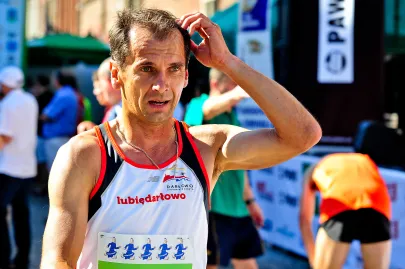 Bieg kobiet i mężczyzn na dystansie 5km.