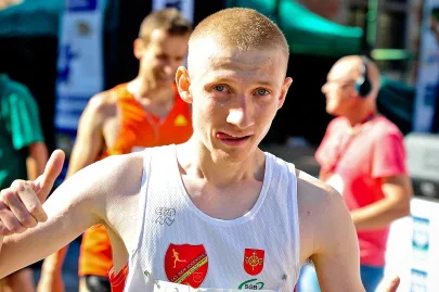 Bieg kobiet i mężczyzn na dystansie 5km.