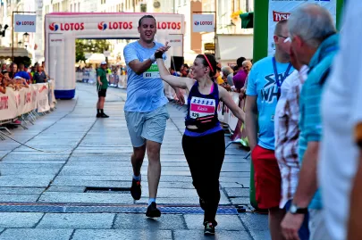 Bieg kobiet i mężczyzn na dystansie 5km.