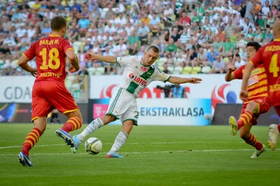 Paweł Buzała strzela gola