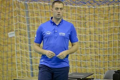 Statystyk, Piotr Matela