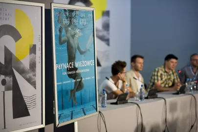 "Płynące wieżowce" - konferencja