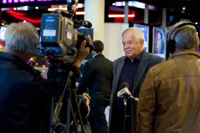 Marian Dziędziel udziela wywiadu