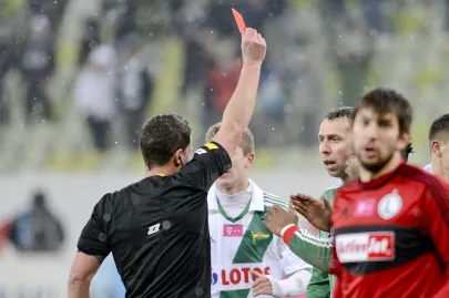 Czerwona kartka dla Jakuba Wawrzyniaka
