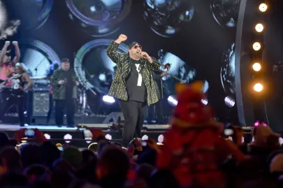 Koncert sylwestrowy rozpoczęły Piersi