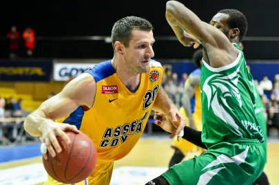 Piotr Szczotka i Dominique Johnson