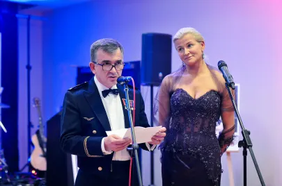 Atache Obrony Ambasady - pułkownik Etienne Champeaux i Konsul Honorowa Francji Monika Tarnowska