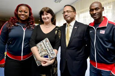 Michelle Carter, Irena Adamowska, Wayne McDuffy i Bernard Lagat