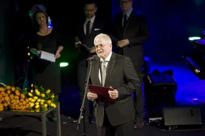 przewodniczący kapituły radny Marek Bumblis