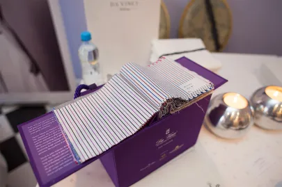Próbnik materiałów firmy Da Vinci Tailoring