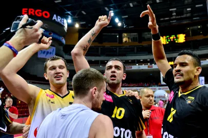 Simas Buterlevicius, Marcin Stefański i David Brembly 