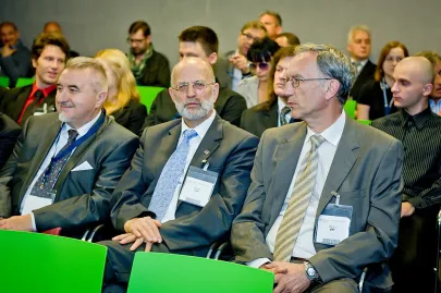 Henryk Krawczyk w środku