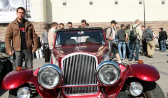 pokaz tuningowanych samochodów na Students Coalition Festiwal