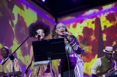 Esperanza Spalding i Omou Sangare