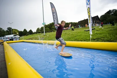 skimboarding