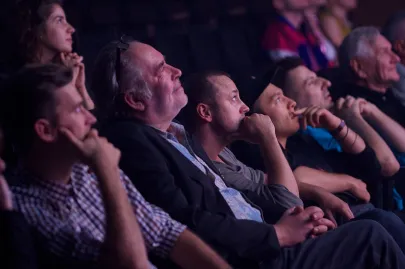 Konkursowe Jury a w nim m.in. Czesław Mozil