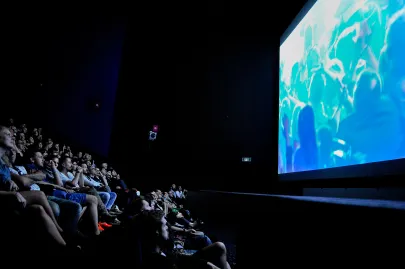 Projekcja filmu Polskie Gówno