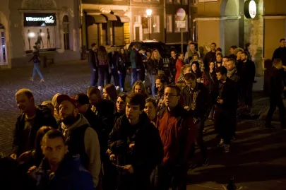 kolejka przed klubem, koncert wyprzedał się w całości