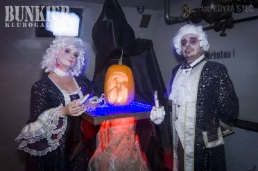 https://www.facebook.com/Bunkierclub