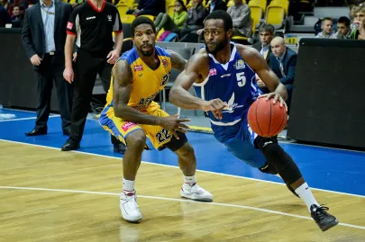 Dominique Johnson i Anthony Walton 