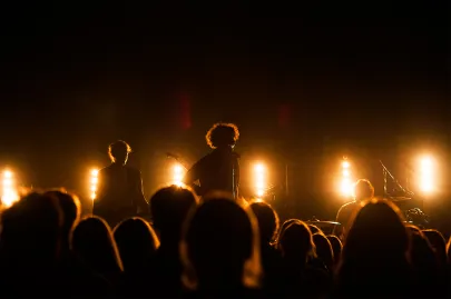 Dawid Podsiadło z zespołem Curly Heads