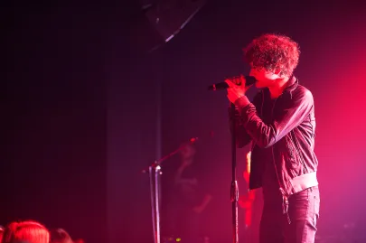 Dawid Podsiadło z zespołem Curly Heads